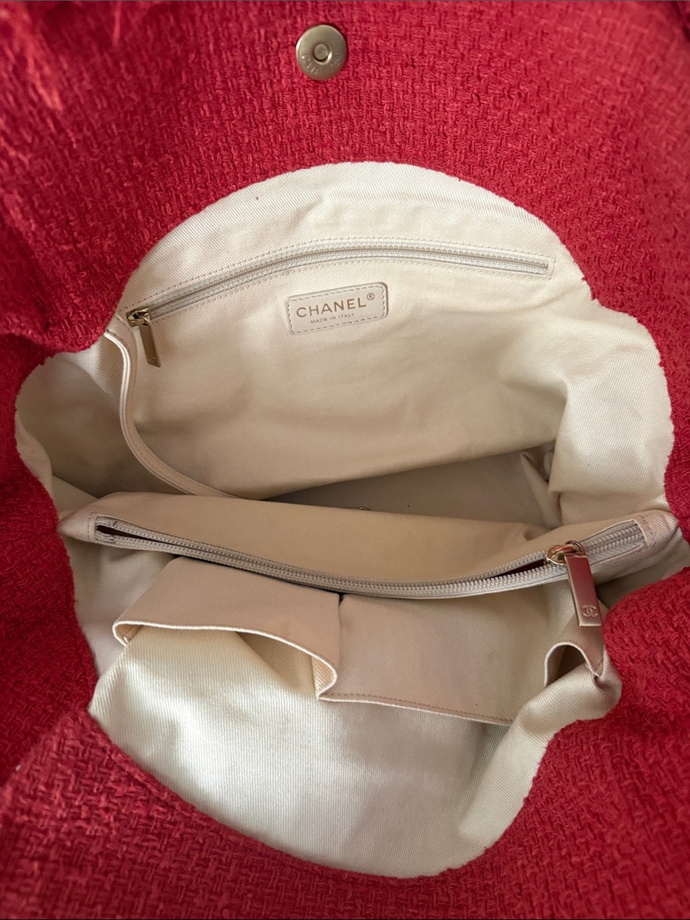 CHANEL Red Tweed Chain-Handle Tote with Gold CC Logo - Picture 5 of 5